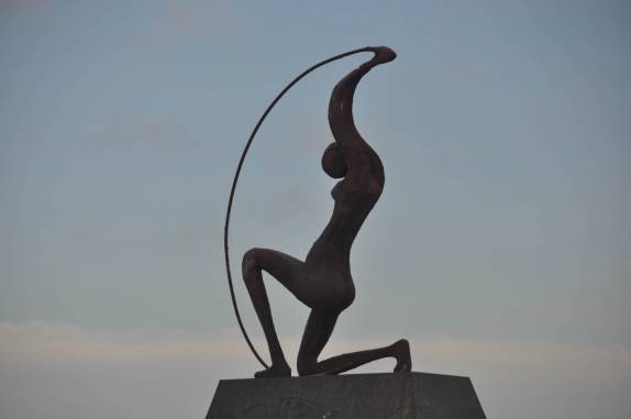 Estátua na Praia de Iracema, em Fortaleza - CE